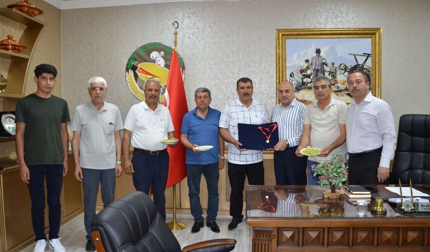 Gaziantep’te Sezonun İlk Fıstığına Ödül