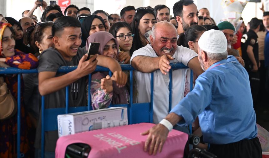 İlk Hacı Kafilesi Gaziantep’te Coşkuyla Karşılandı