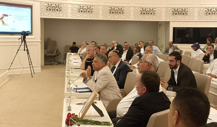 Belediye Meclisi’nde At Eti Gerginliği