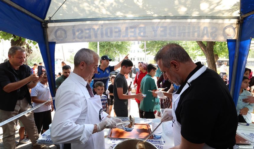 Şahinbey Belediyesi Aşure Geleneğini Sürdürüyor