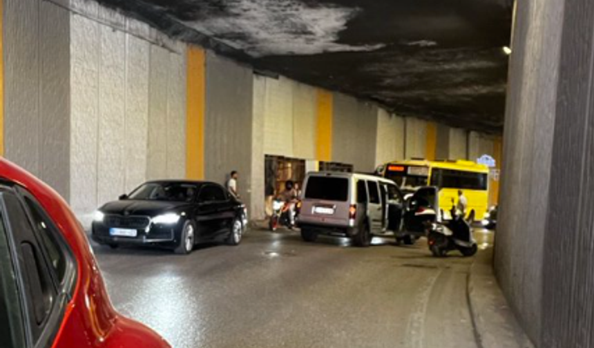 GAÜN Kavşağı'nda Trafik Kilitlendi!