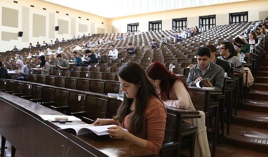 Üniversitede Yönetmelik Değişti: Kritik Karar Resmi Gazete'de