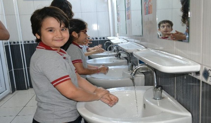 Çocuklara Hijyen Uyarısı