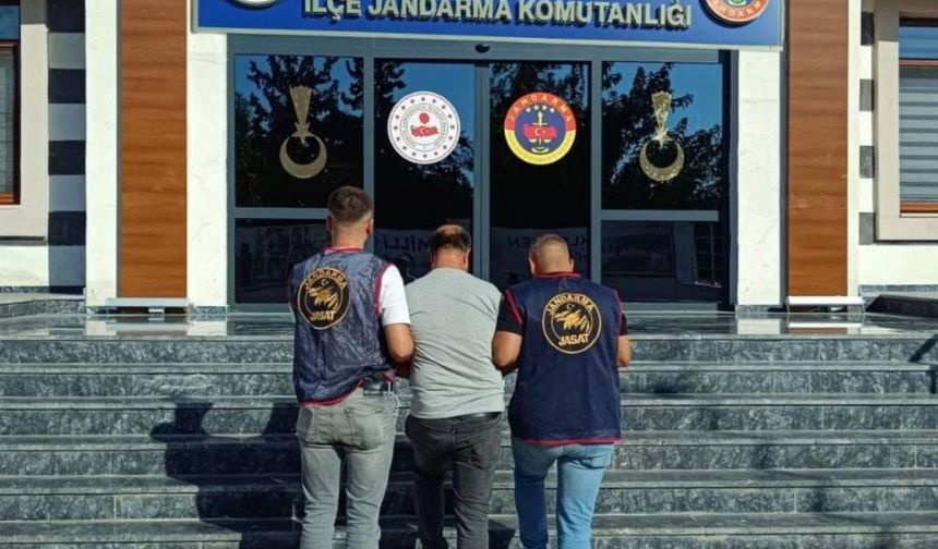 Gaziantep’te Hırsızlık Suçundan Aranan Zanlıya Jandarma Darbesi
