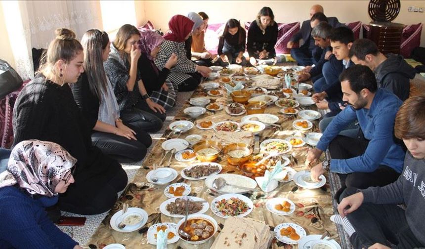 Gaziantep Evlerinde Misafir Olmak: Bir Sofradan Fazlası