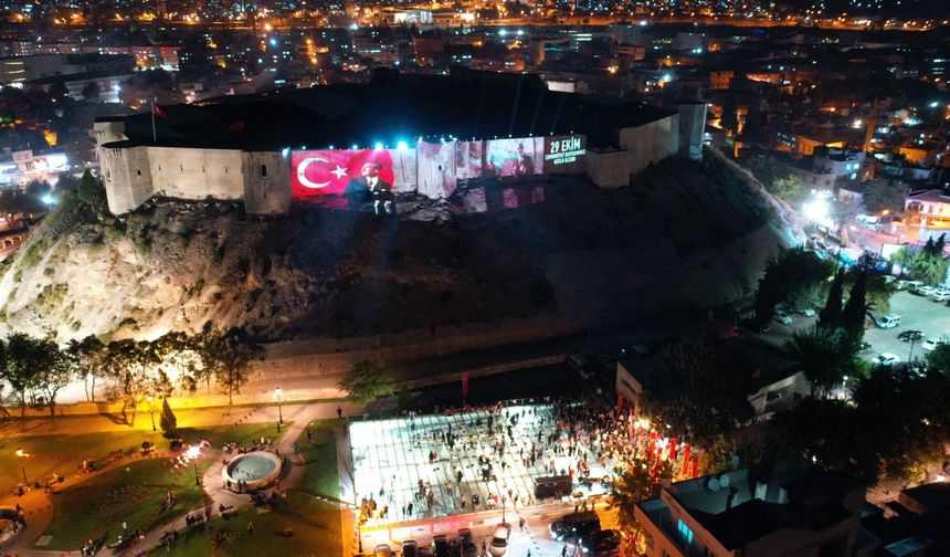 MHP'den Atatürk Portresi Çıkışı