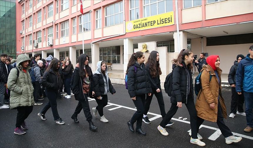 Gaziantep’te Öğrencinin İHA Fikri Karşılık Buldu: Emniyet Ekibi Okula Gitti