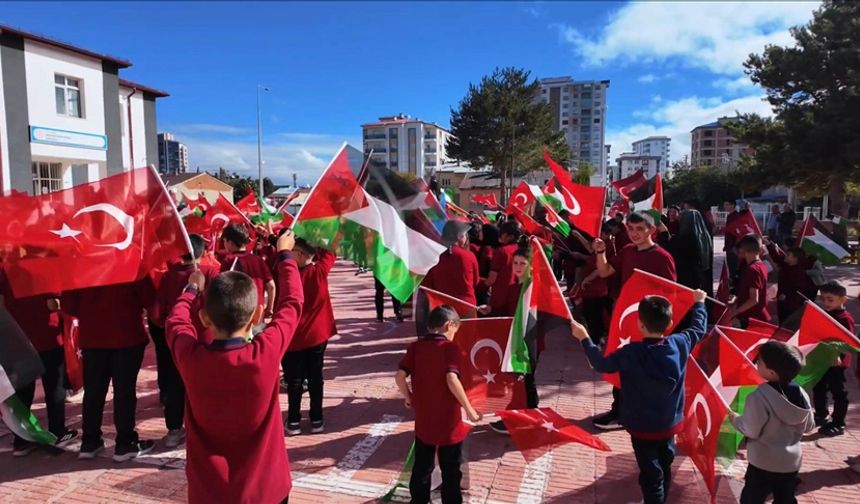 Türkiye’de Okullar Filistin İçin Tek Yürek Oluyor