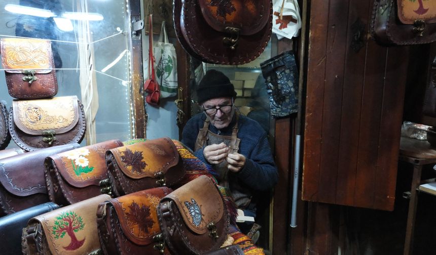 5 Metrekarelik Dükkânda 66 Yıldır Aynı Mesleği Yaşatıyor