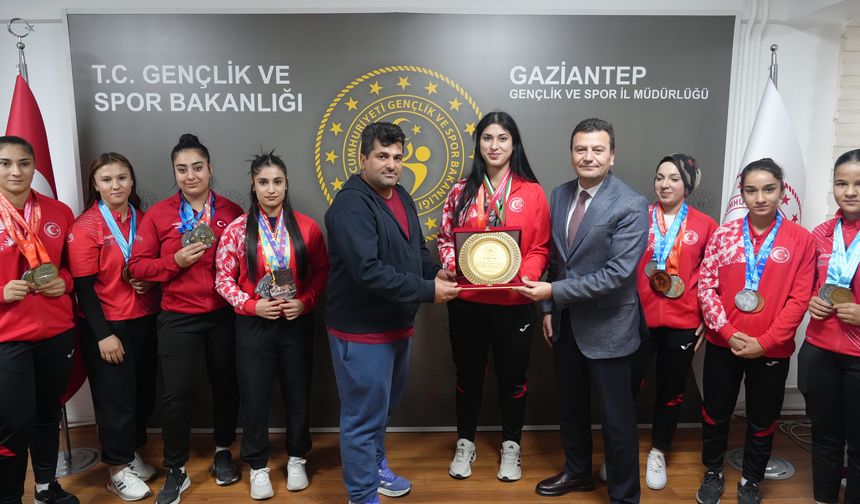 Başarılı Sporculardan Şahin’e Anlamlı Ziyaret