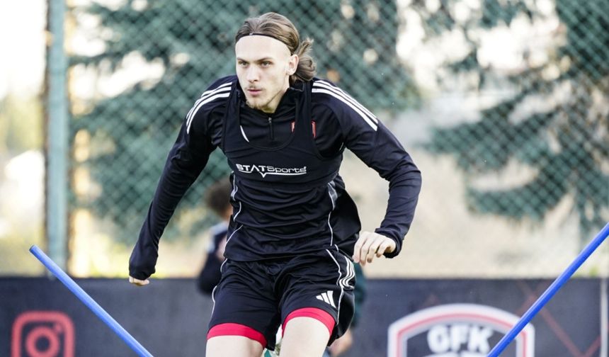 Enver Kulasin Formaya Göz Kırpıyor