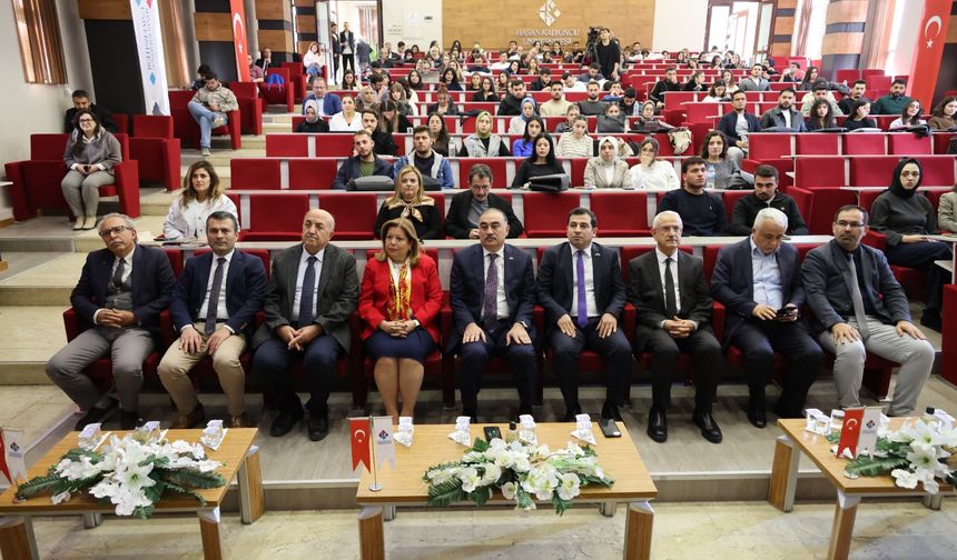 HKÜ’de “İki Devlet Bir Millet” Buluşması