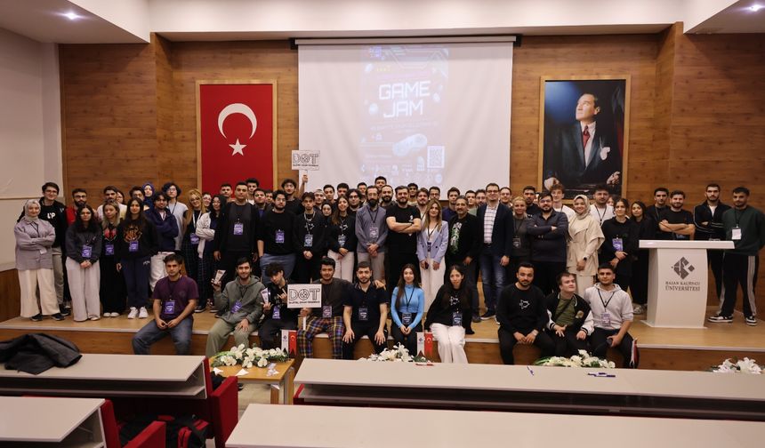 HKÜ Game Jam 2025’te Kod ve Yaratıcılık Yarıştı!