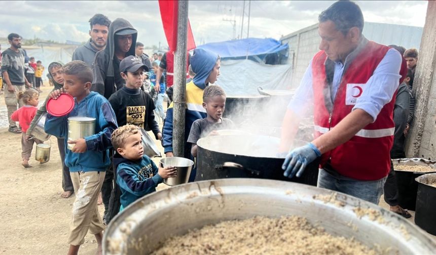 Türk Kızılayından Binlerce Kişiye Destek