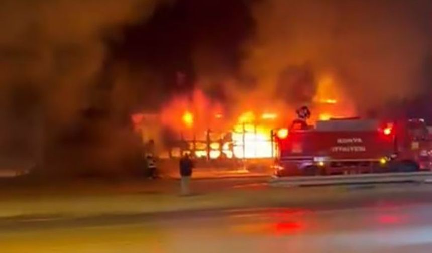 Sanayi Sitesinde 9 Dükkan Yandı