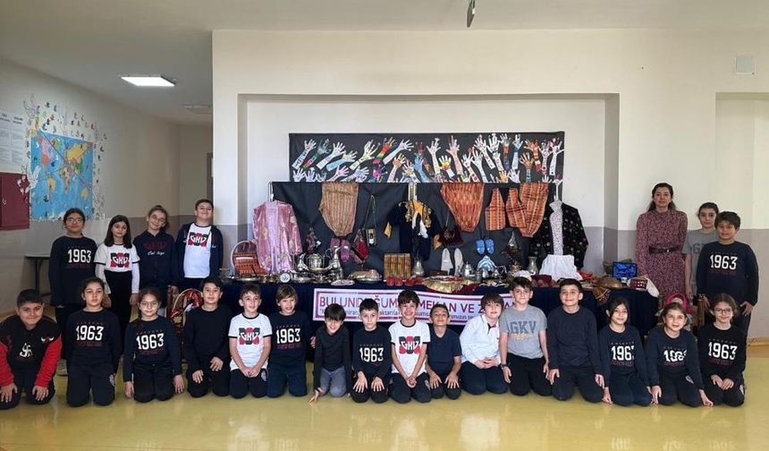 Minik Eller, Büyük Miras