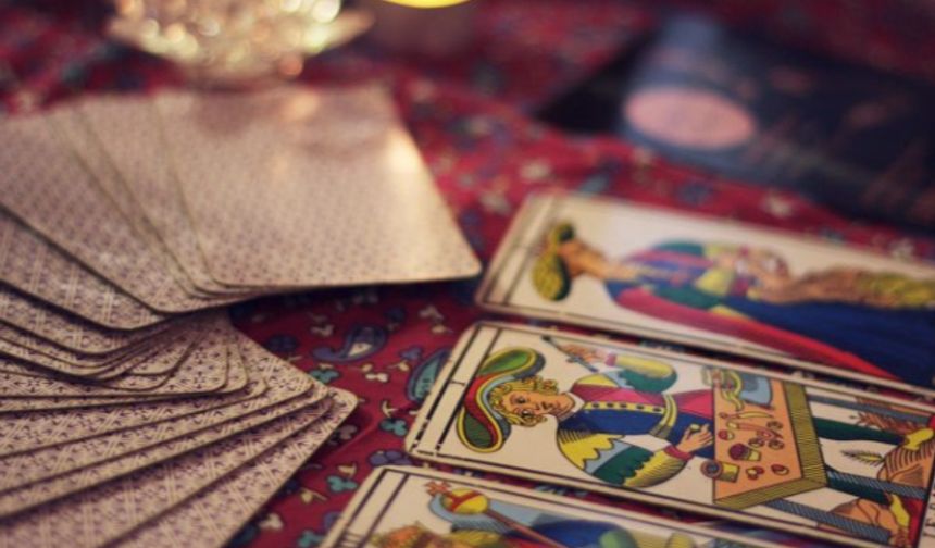 Tarot Falı Günah mı?