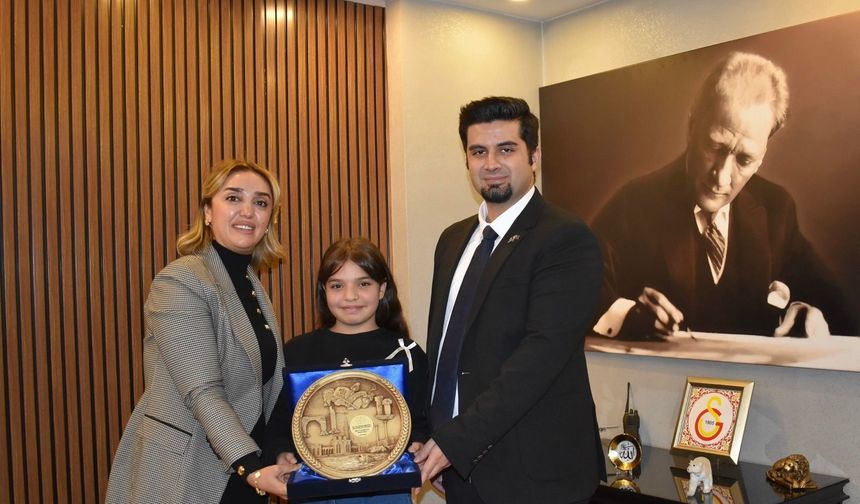 AOE Akademi Dünya Sahnesinde