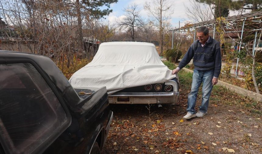 Bu Serada Ustalıkla Yetiştirilen Şey Klasik Arabalar