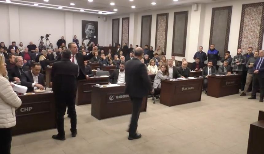 Atar’dan Yılmaz’a “Tetikçi” İddiası