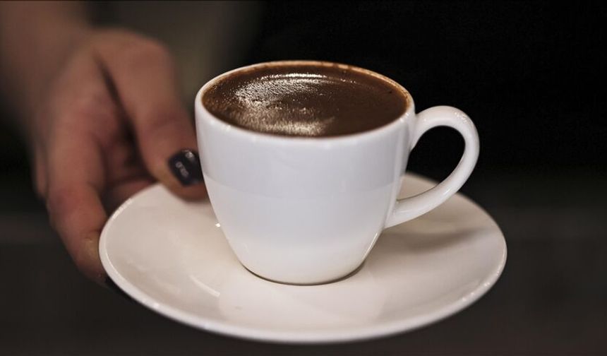 Türk Kahvesini Böyle İçmeyin: Tüm Faydası Yok Oluyor