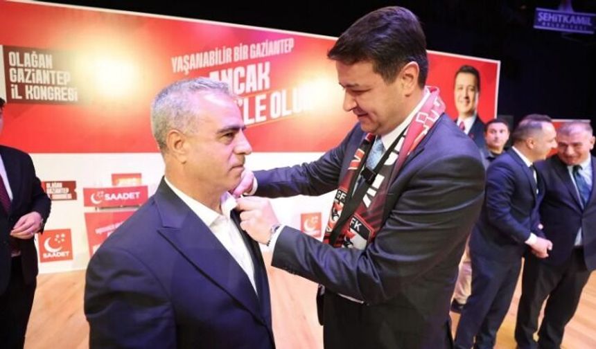 Yeni İsimlere Rozetlerini Arıkan Taktı