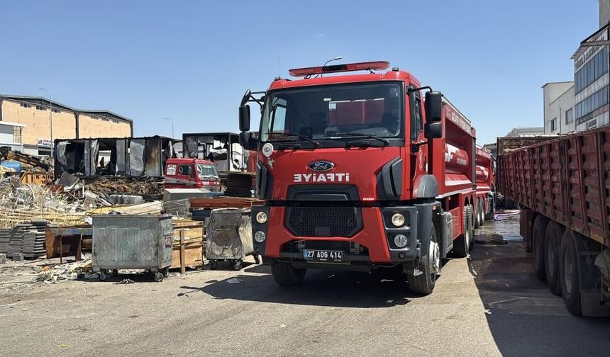 Alevlere İtfaiyeden Hızlı Müdahale