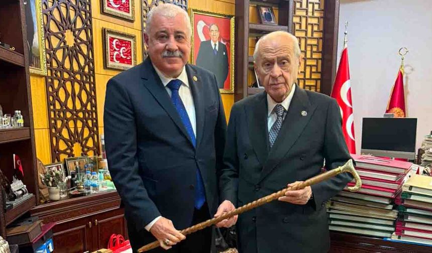 Atay’dan Bahçeli’ye Anlamlı Hediye