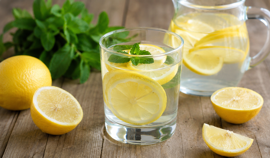 Sabah Aç Karnına Limonlu Su İçenler Dikkat