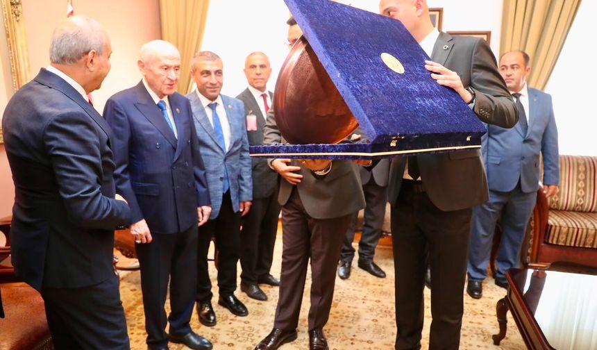 MHP İl Başkanının Hediyesi Şaşırttı