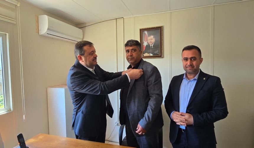 CHP'den İstifa Eden Üye AK Parti'ye Geçti