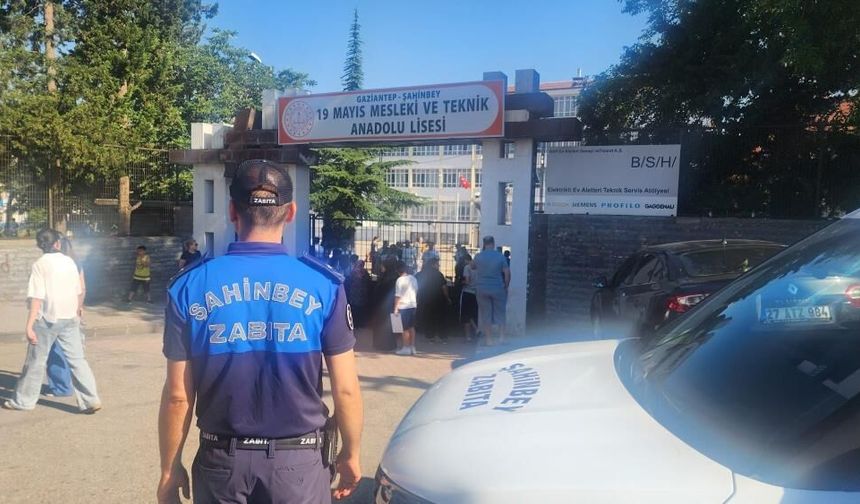 Sınava Geç Kalanların İmdadına Zabıta Yetişti