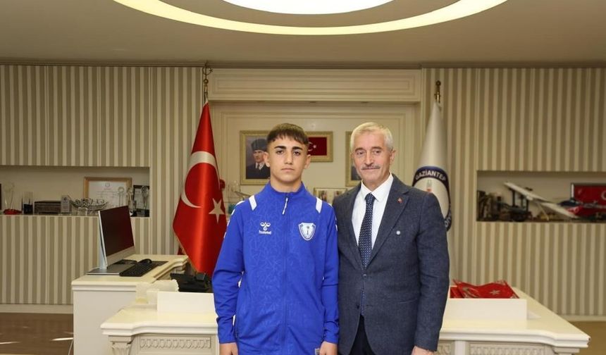 Şahinbeyli Güreşçilerden Büyük Başarı
