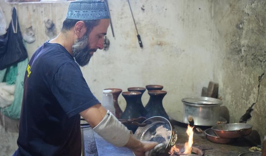 Bakırcılar Çarşısı'nda Sıcakla Mücadele