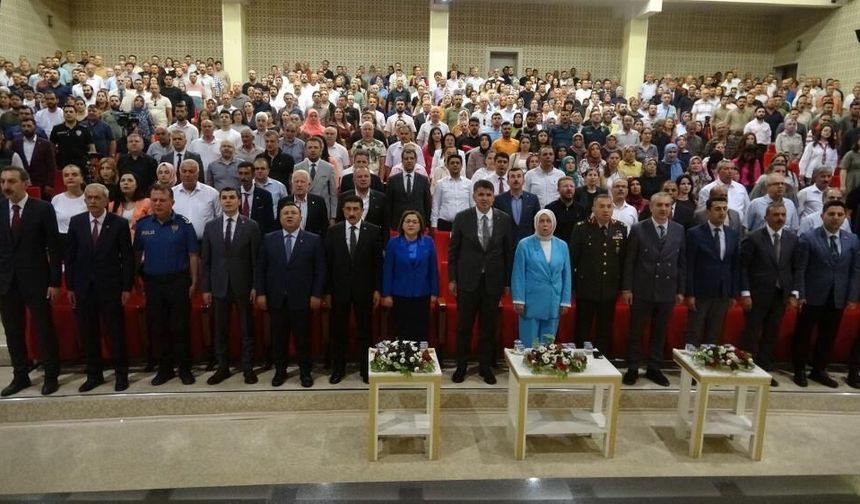 Darbelere karşı millet dimdik durdu