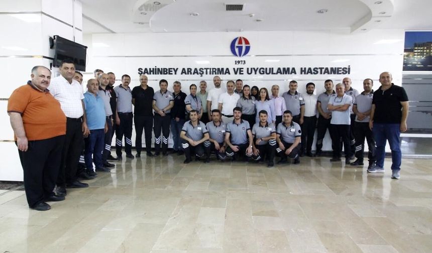 GAÜN'de Güvenlik Çalışanlarına Anlamlı Kutlama