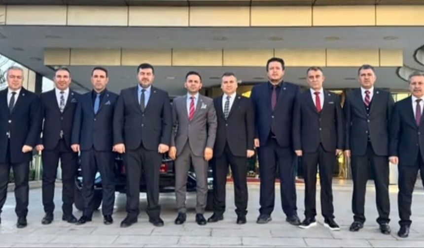 Yeniden Refah'ta İstifa Dalgası