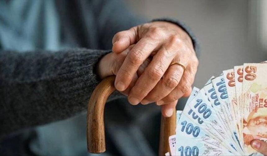 Emekli Maaşı Farkı Bu Gece Yatıyor