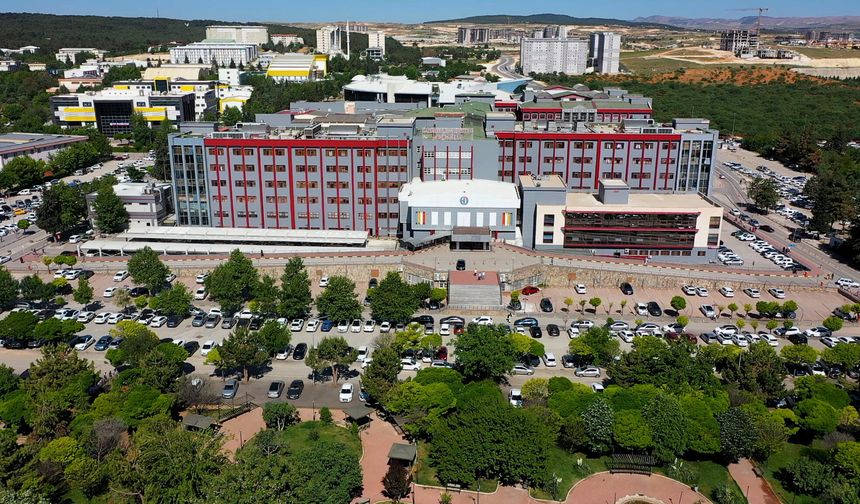 GAÜN Kornea Naklinde Türkiye İkincisi Oldu