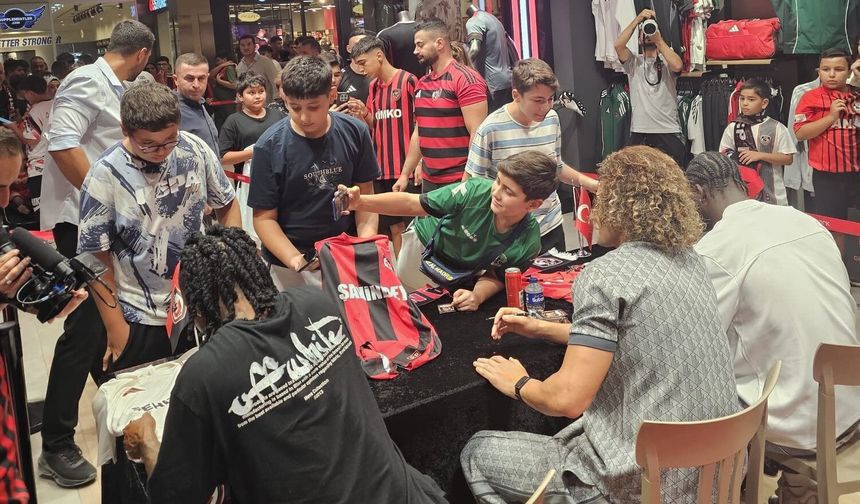 GFK Store’de taraftar-futbolcu buluşması
