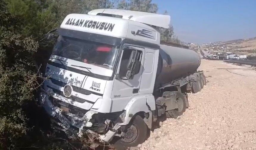 Gaziantep'te Tanker Ormanlık Alana Sürüklendi