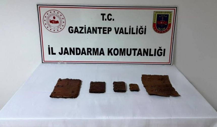 Gaziantep’te tarihi eser kitap ele geçirildi