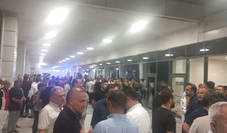 Milletvekili Melih Meriç'in Sevenleri Hastaneye akın etti