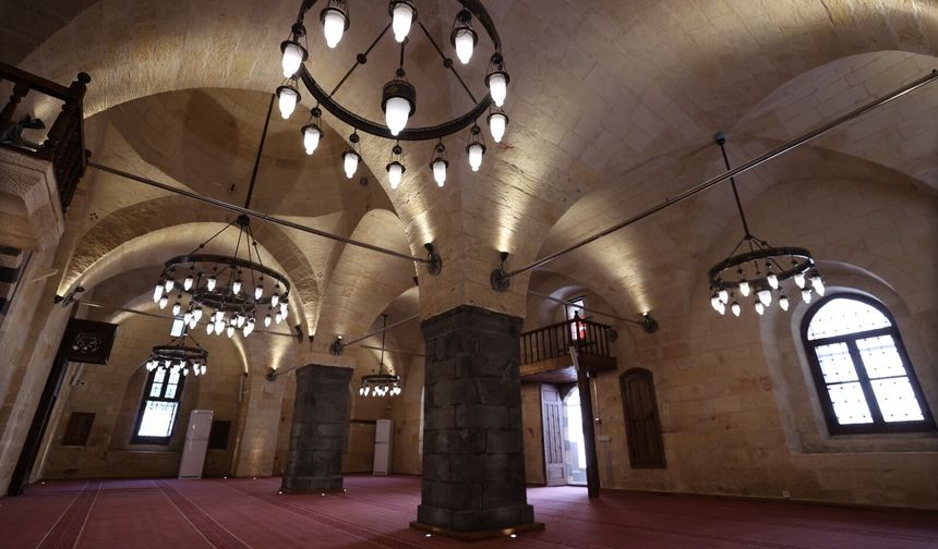 Ömeriye Camisi’nin taşlarında tarih gün yüzüne çıktı