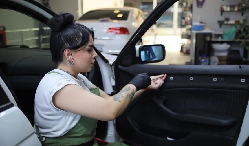 Sekreter olarak başladı, kendi işinin patronu oldu
