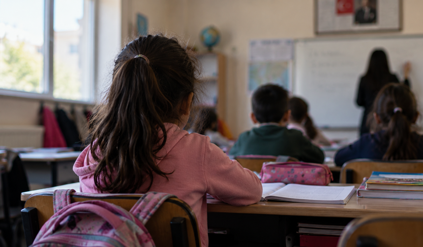 Yoksulluğun Yükünü Çocuklar Taşıyor