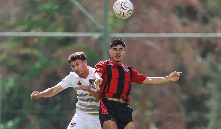 Gaziantep FK, maç öncesi U19 ile prova yaptı
