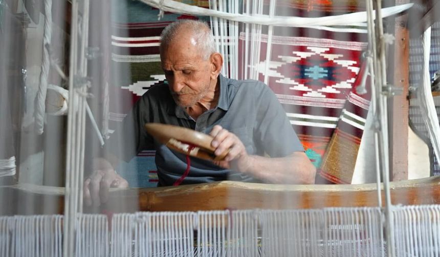 Gaziantepli usta kilim sanatını yaşatıyor