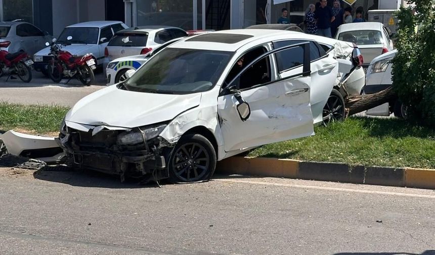 Gaziantep’te beton mikseri ile otomobil çarpıştı