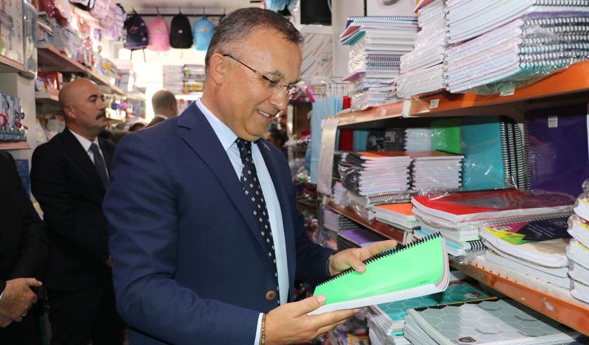 Gaziantep’te öğrencilere kırtasiye kartı dağıtıldı